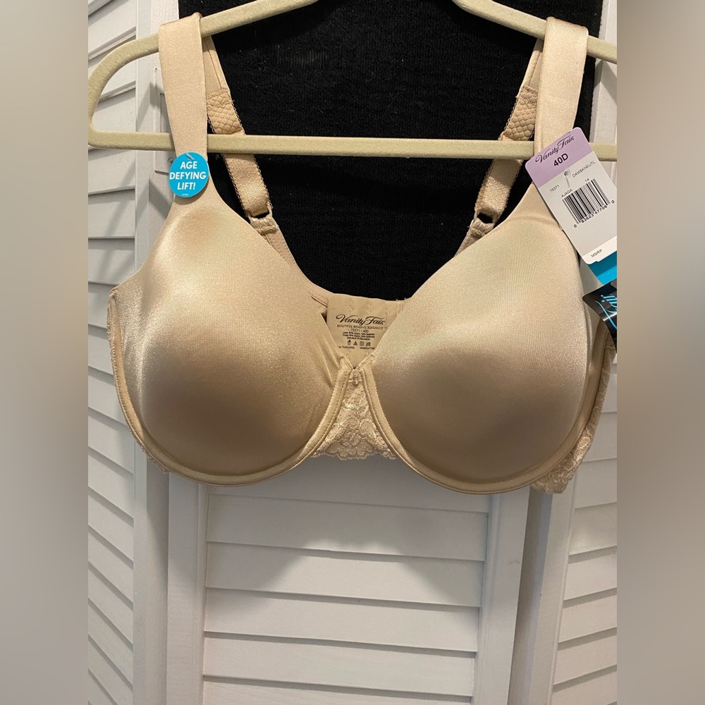 VANITY FAIR Full Figure “Underwire Smoothing Lace Back Bra” Size 40D Beige NWT
